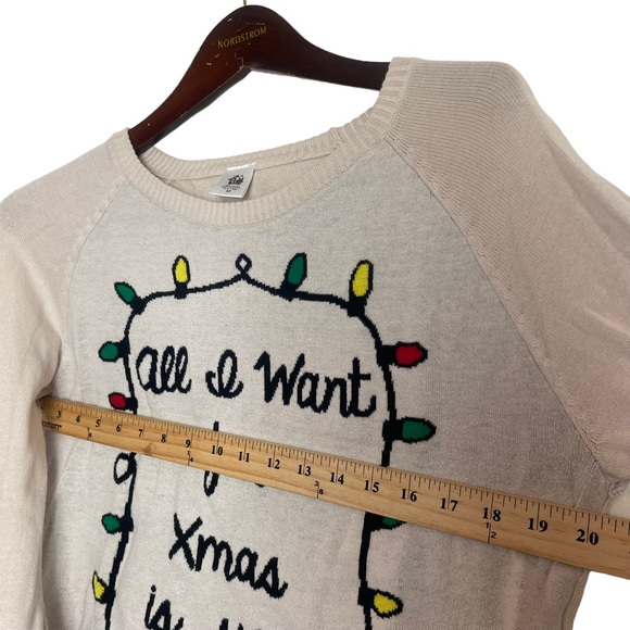 WITH A TWIST Women’s Ivory Christmas Sweater Size M Holiday Lights Pullover - Picture 4 of 6